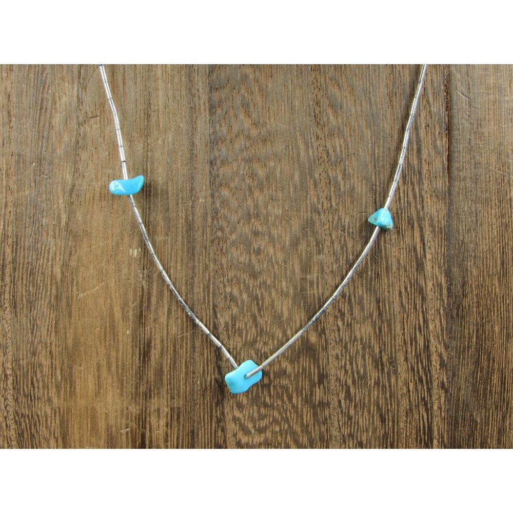 16" Sterling Silver Light Blue Stone Chips Liquid Silver Necklace Vintage